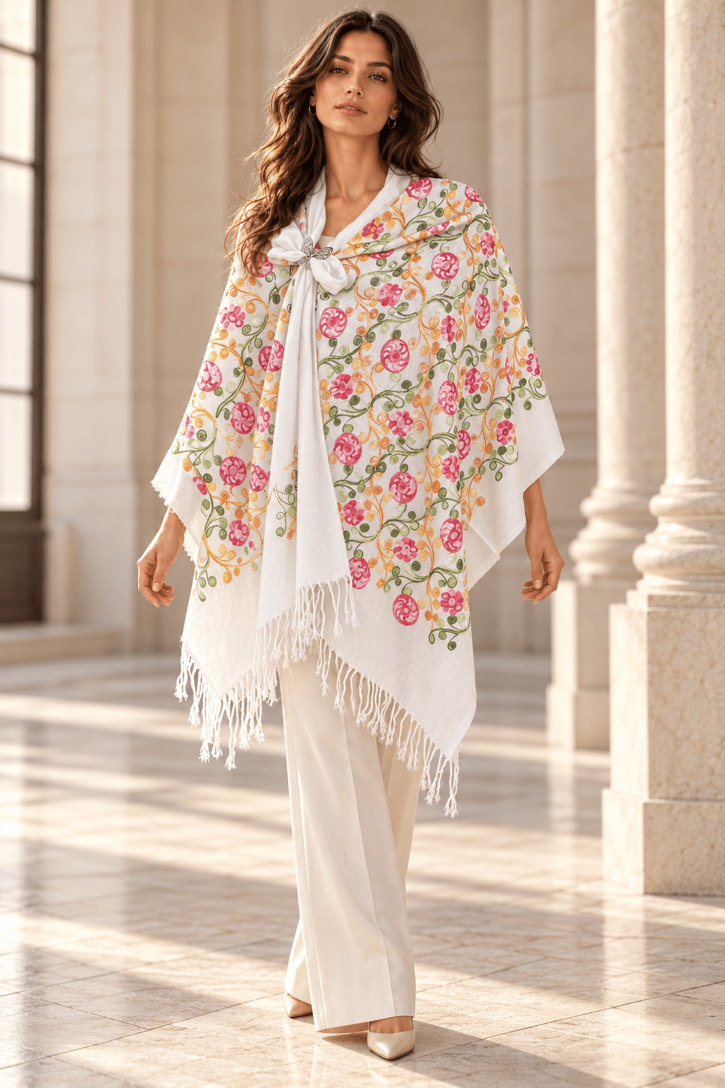 Chalina blanca con bordado floral multicolor