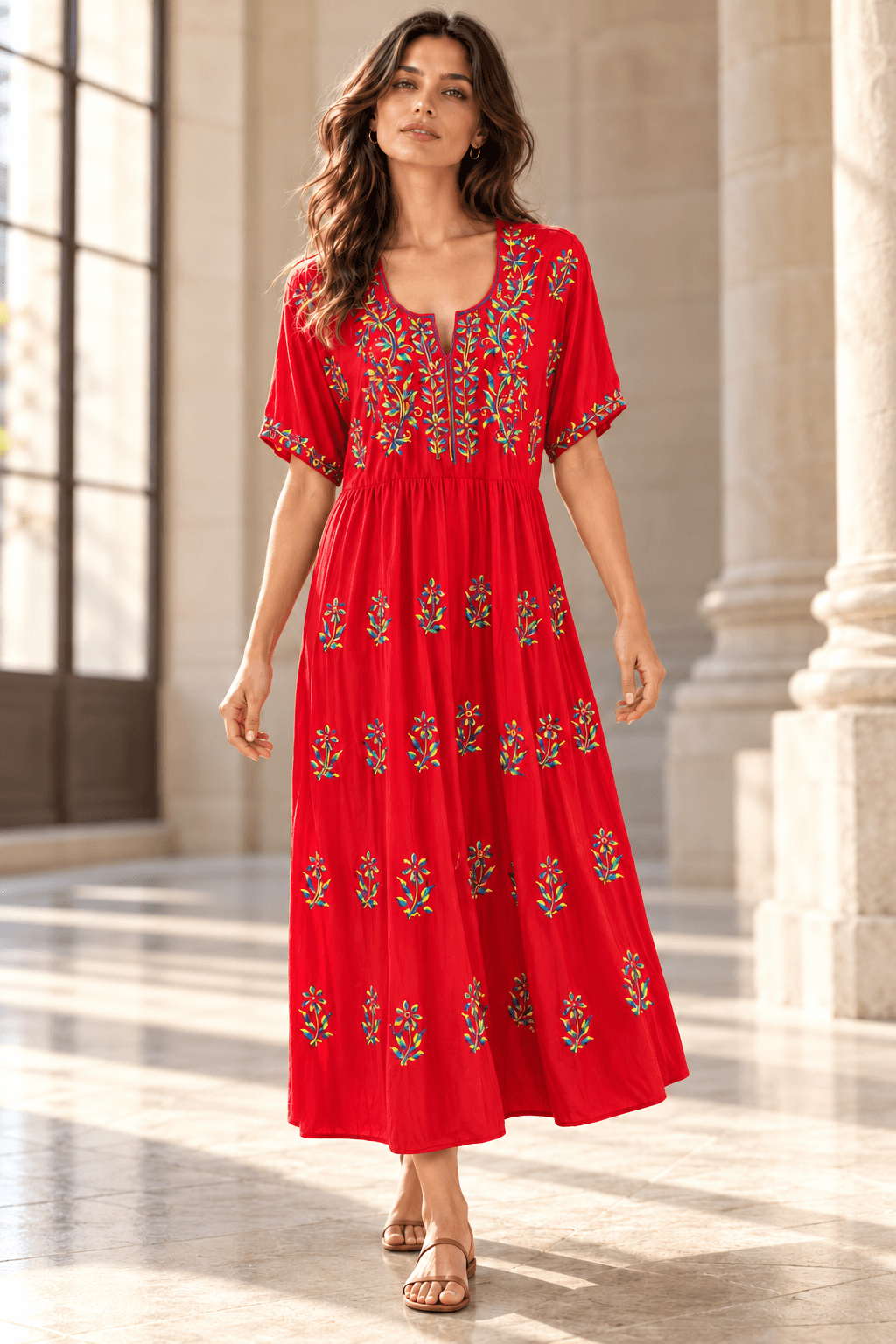 Vestido rojo con bordado floral